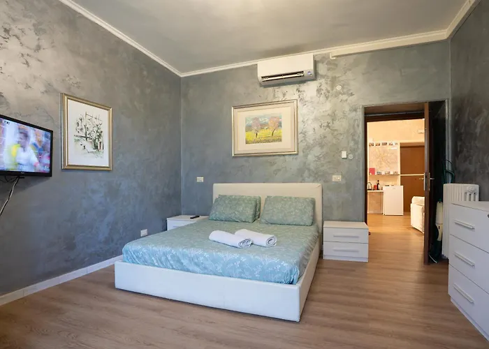 Bettí House Vasca Idromassaggio Metro C Alessandrino - San Giovanni E Trenino Laziali-Termini -Bettí House
